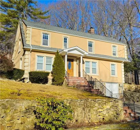 77 Briar Cliff Ave, Waterbury, CT 06708