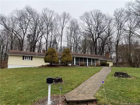 80 Willowcrest Drive Dr, Hamden, CT 06518