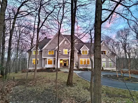 7 Kent Rd, Newtown, CT 06470