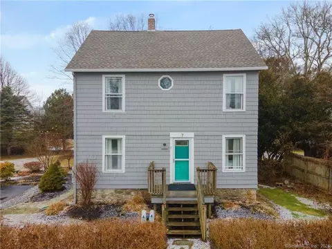7 Alden St, Stonington, CT 06378