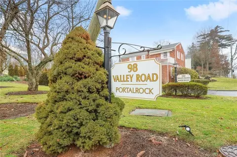 98 Valley Rd #4, Cos Cob, CT 06807