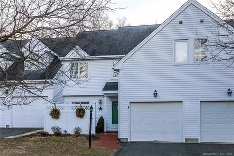31 Quarry Ridge Rd #31, New Preston, CT 06777