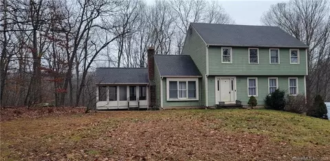 29 Milano Pond Dr, Madison, CT 06443