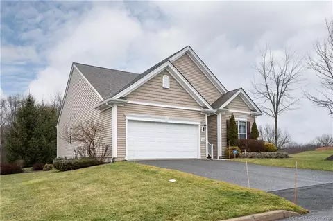 579 Inverness Ct #579, Oxford, CT 06478