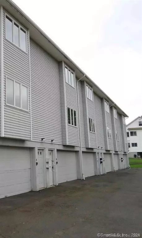 45 Atlantic St #D, New Britain, CT 06053