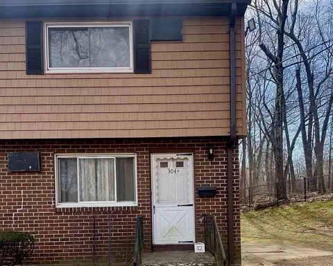 304 Green Rd #A, Manchester, CT 06040