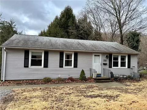 379 Riverside St, Watertown, CT 06795