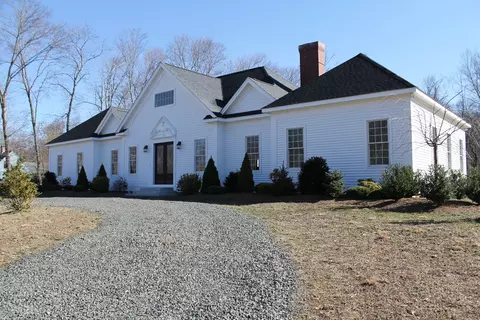 4 Rolling Hill Rd, East Haddam, CT 06423