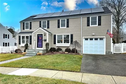 136 Sunflower Ave, Stratford, CT 06614
