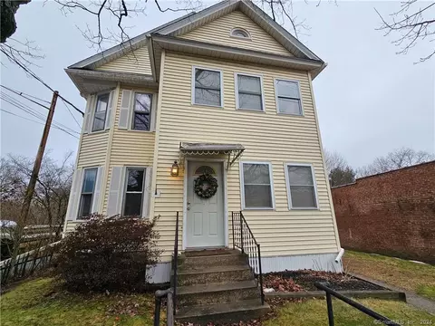 378-380 Church St, Torrington, CT 06790