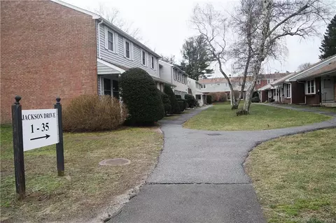 7 Jackson Dr #7, Milford, CT 06461