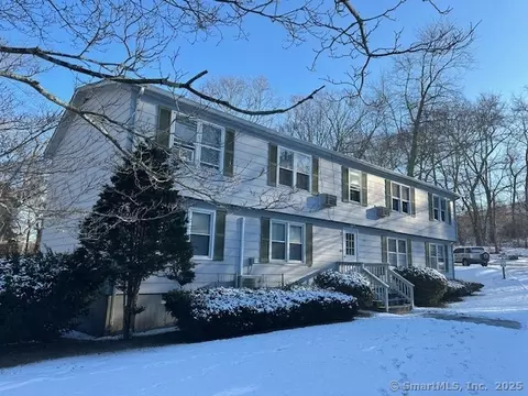 56 Saint Regis Ave #2D, Norwich, CT 06360