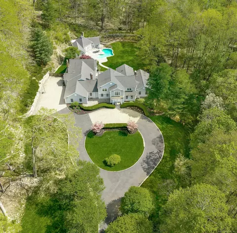 7 Messex Ln, Weston, CT 06883