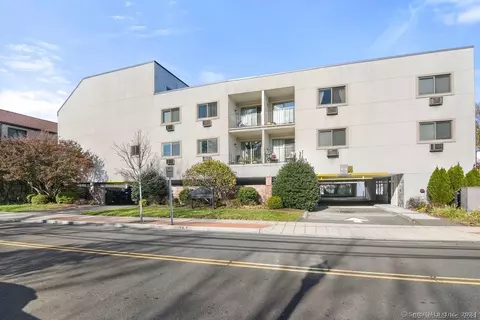34 Crescent St #2H, Stamford, CT 06906