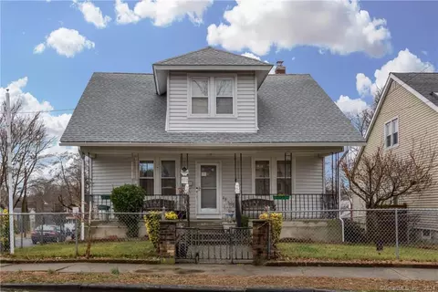 553 Wayne St, Bridgeport, CT 06606