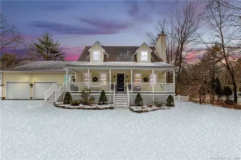 203 Ballard Rd, Thompson, CT 06277