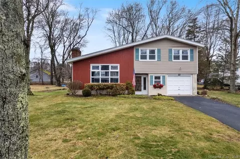 37 Rossie St, Stonington, CT 06355
