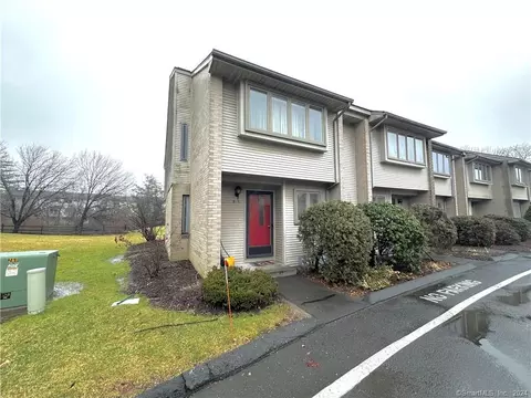 827 Oronoke Rd #6-1, Waterbury, CT 06708