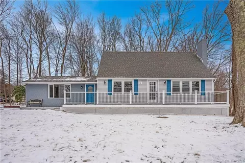 4 Gable Rd, Coventry, CT 06238