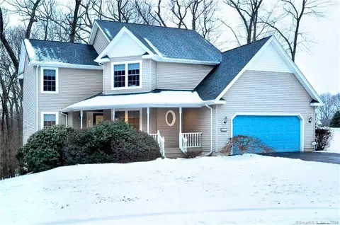 34 Northview Dr, Manchester, CT 06040