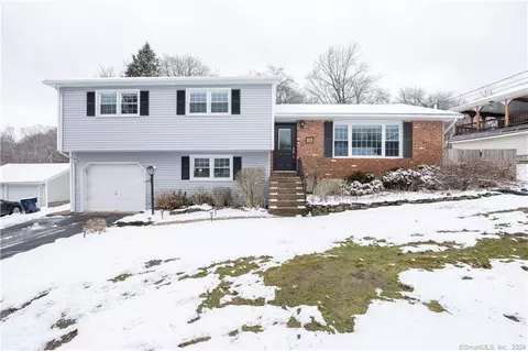 14 Seibert Dr, Plymouth, CT 06786