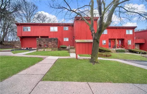 77 Webster Ct #77, Newington, CT 06111