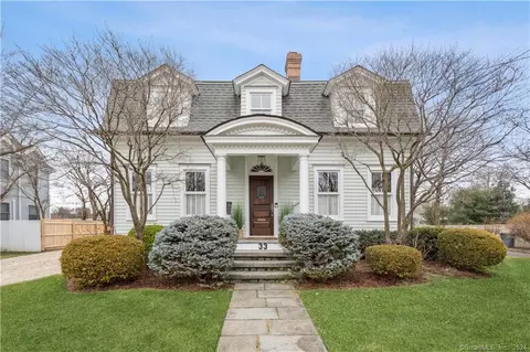 33 Cowing Pl, Stamford, CT 06906