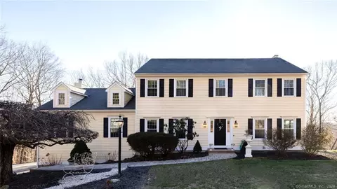 102 Cooper Hill Rd, Southbury, CT 06488