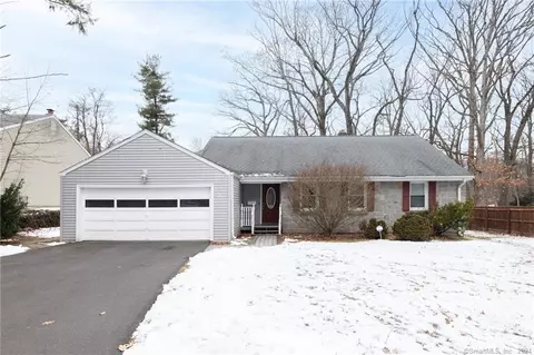 383 Ridgewood Rd, West Hartford, CT 06107