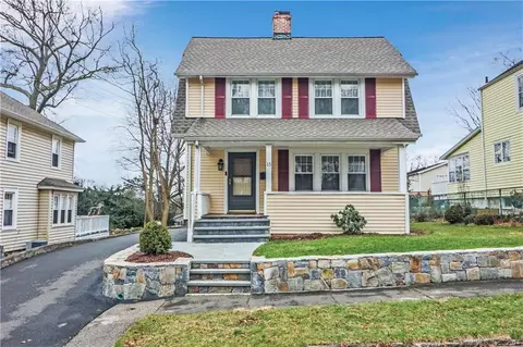 15 Olmstead Pl, Norwalk, CT 06855