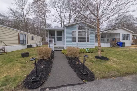 91 Buddington Rd #21, Groton, CT 06340