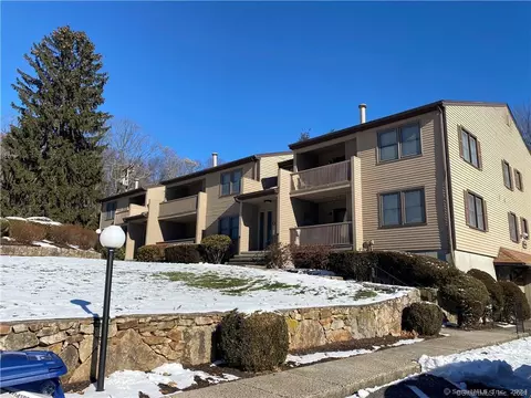 495 Vincellette St #20, Bridgeport, CT 06606