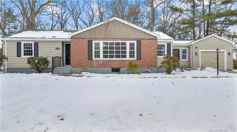 234 West St, Windsor, CT 06095