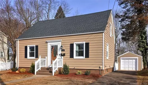 18 Rockwood Rd, Hamden, CT 06514