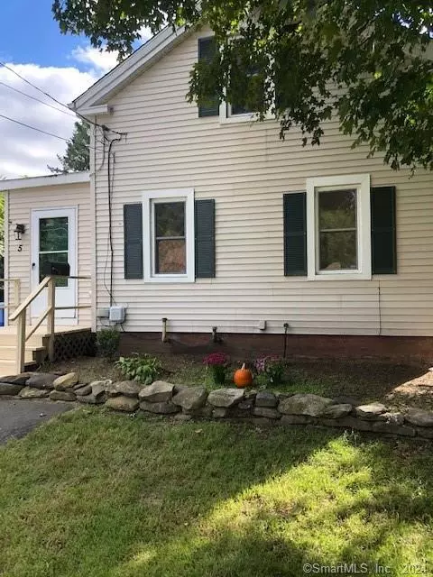 5 Southview St, Enfield, CT 06082
