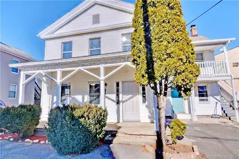 15 Barnum Ct, Naugatuck, CT 06770