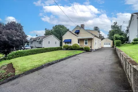 3 Wixted Ave, Danbury, CT 06810