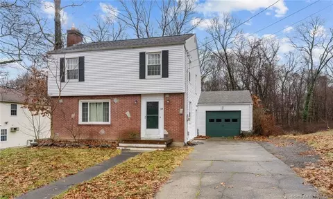 34 Woodland Dr, Norwich, CT 06360