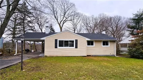 40 Mountain View Dr, East Hartford, CT 06108