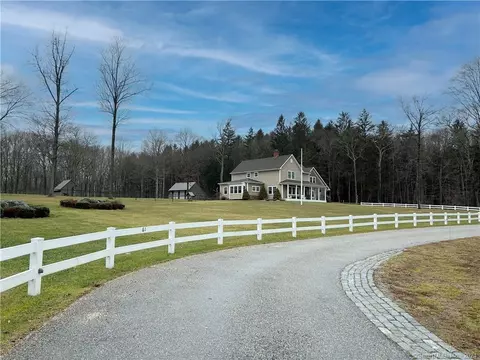 61 Cedar Lake Rd, Deep River, CT 06417