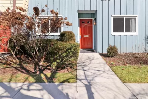 1444 Melville Ave #1444, Fairfield, CT 06825