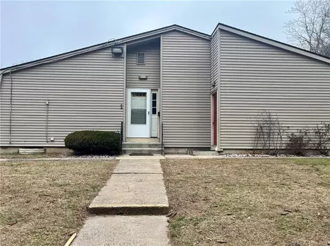 1 Locust Cir #1, Rocky Hill, CT 06067