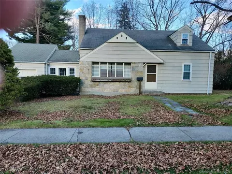 26 Parker St, Enfield, CT 06082
