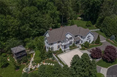 239 Jessica Ln, Fairfield, CT 06890