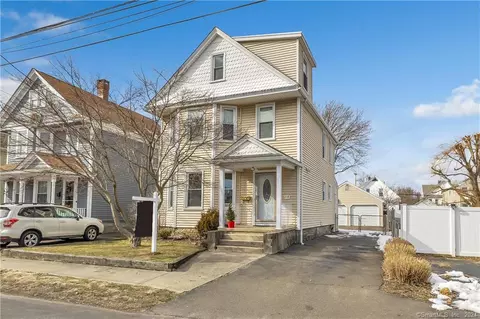 218 Roselle St, Fairfield, CT 06825