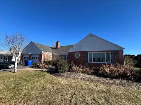 750 Ridge Rd, Wethersfield, CT 06109