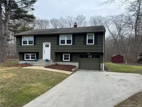 33 S Cobblers Ct, East Lyme, CT 06357