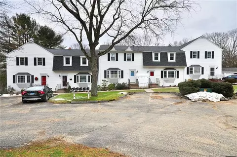 8 Bridgewater Cmn #8, Bridgewater, CT 06752