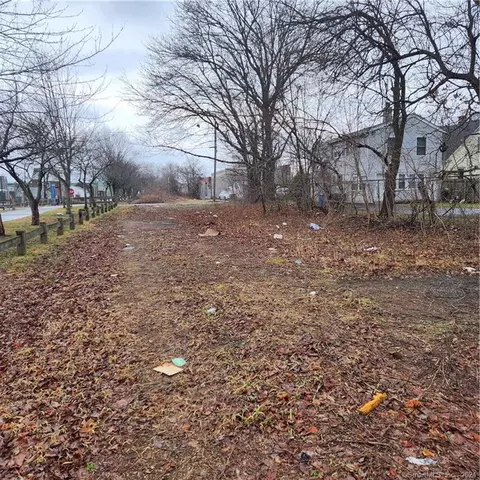 60 Dudley St, Hamden, CT 06517