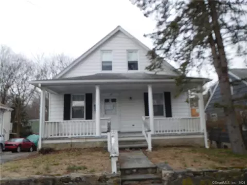 15 Ridgeway St, Stamford, CT 06907